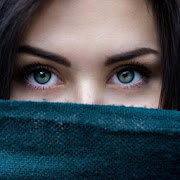 Guess the age – Age quiz. Guess her age challenge-SocialPeta